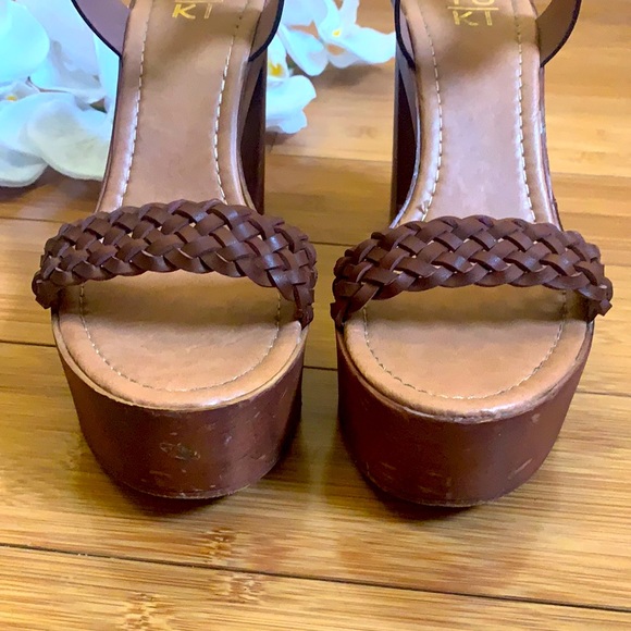 Yoki Strappy Platform Heel - Picture 4 of 5